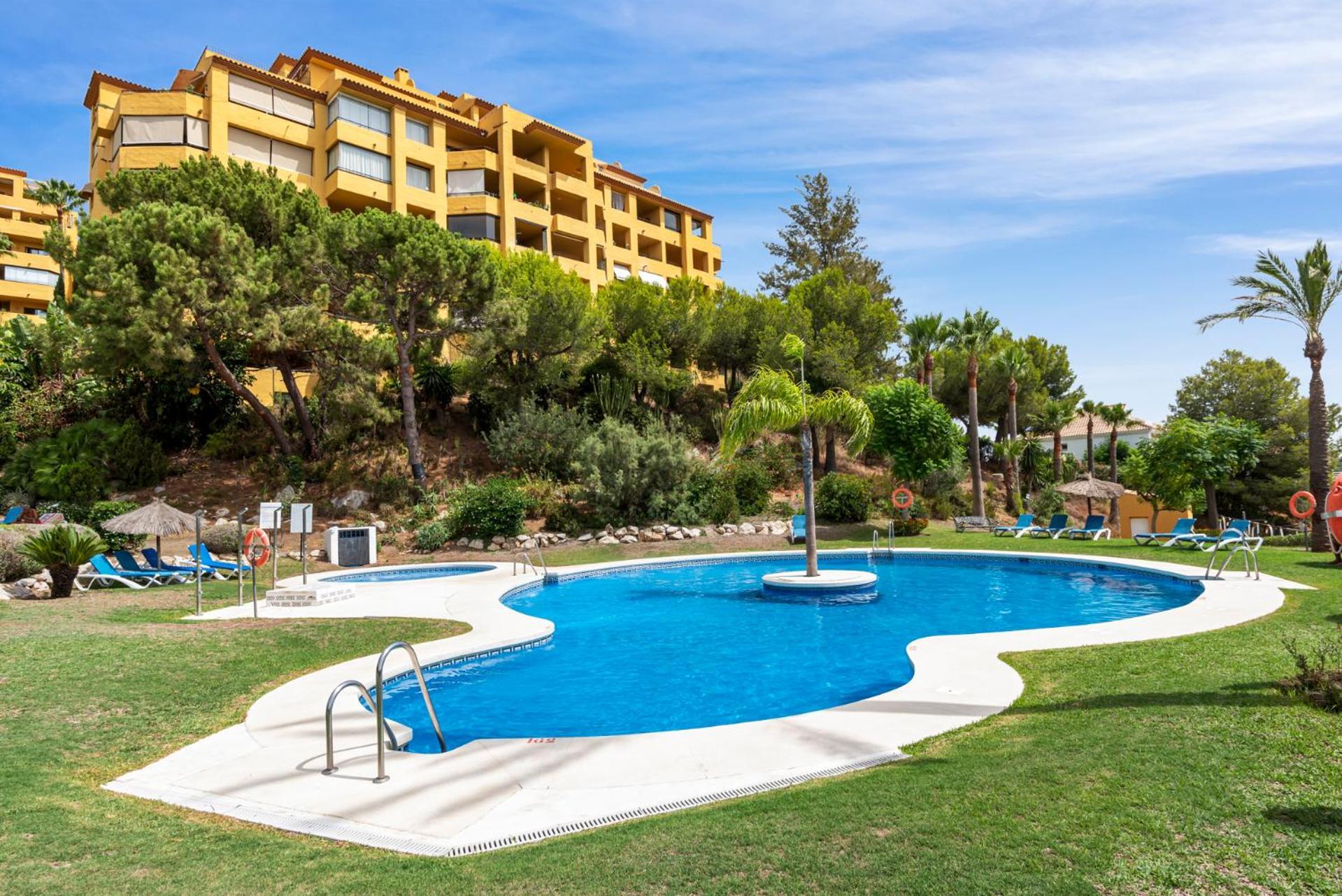 Sky And Sea Estepona Penthouse Luaran gambar