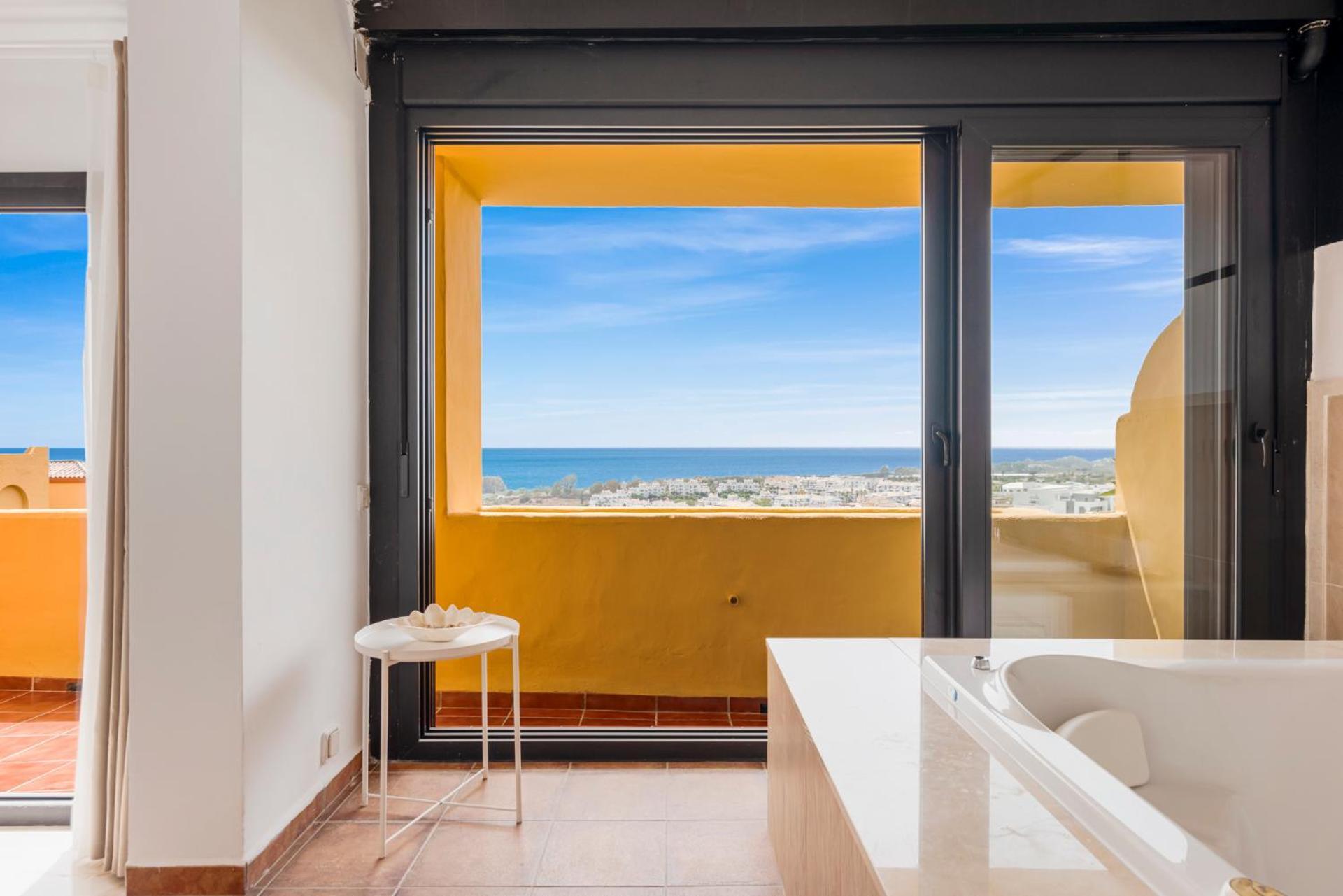 Sky And Sea Estepona Penthouse Luaran gambar