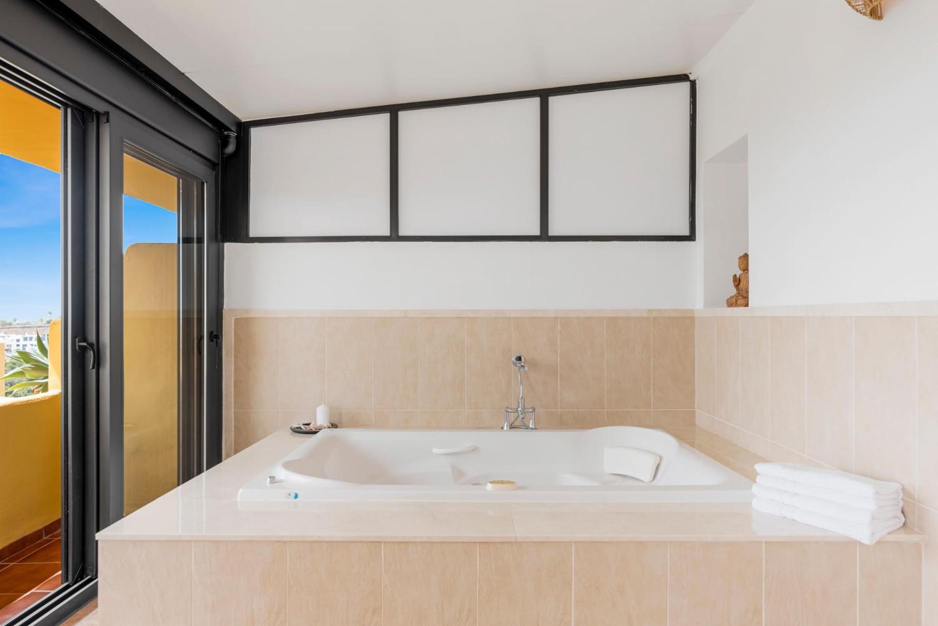 Sky And Sea Estepona Penthouse Luaran gambar
